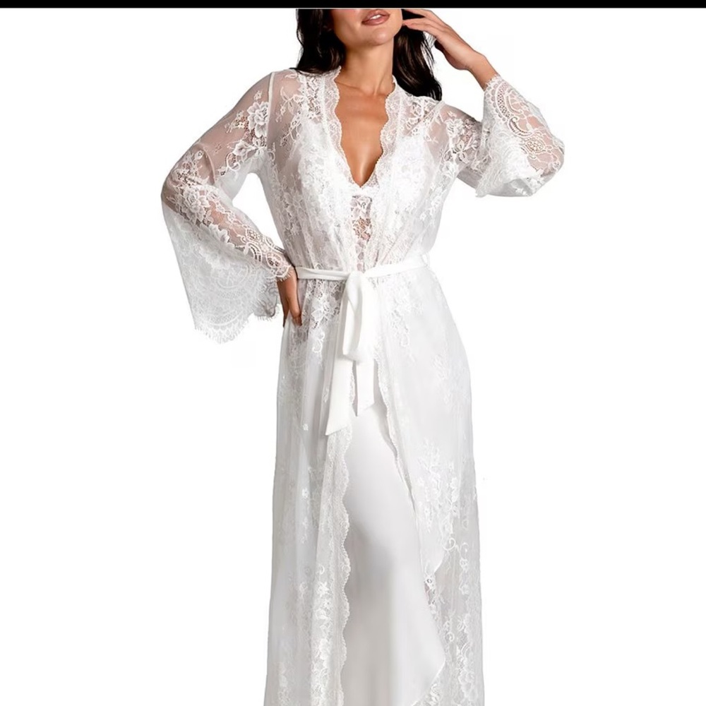 White lace robe